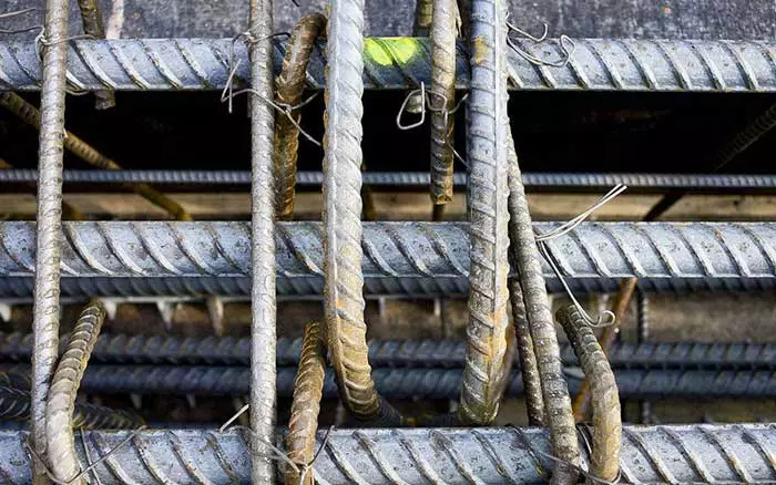 钢筋越多结构就越安全？