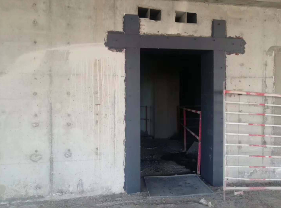 门框粘钢加固