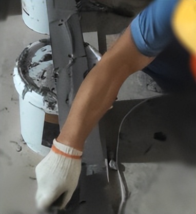 挑选粘钢胶为什么要选择触变性好的才行呢？